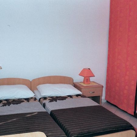 Hostel Amfora Fazana Exterior photo