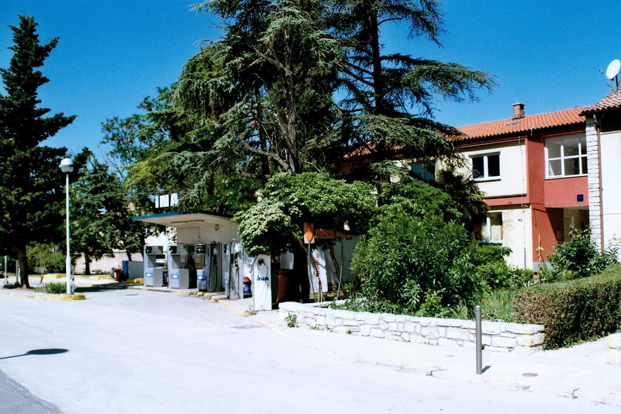 Hostel Amfora Fazana Exterior photo